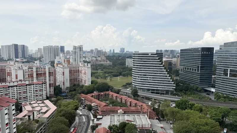 18D Holland Drive, 18D Holland Drive, 3 Bedrooms, 990 sqft, HDB Flat For Sale, by Alize Ng, 500114209 - Exterior - PropertyGuru.com.sg