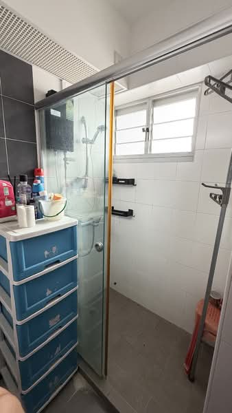 18D Holland Drive, 18D Holland Drive, 3 Bedrooms, 990 sqft, HDB Flat For Sale, by Alize Ng, 500114209 - Bathroom - PropertyGuru.com.sg
