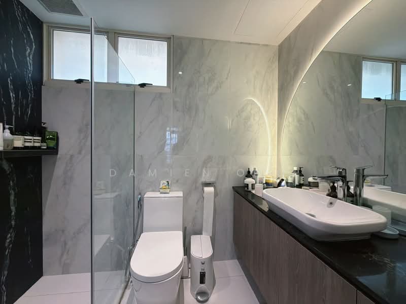 Seletar Springs Condominium, 110 Gerald Drive, 3 Bedrooms, 1,582 sqft, Condominium For Sale, by Damien Ong, 500114223 - Master Bath - PropertyGuru.com.sg