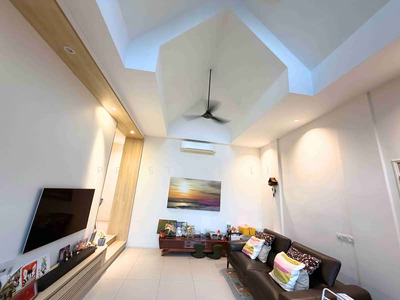 Pin Mansions, 18 Lim Ah Pin Road, 3 Bedrooms, 1,249 sqft, Apartment For Sale, by Pristine Lim, 500114232 - Living Room - PropertyGuru.com.sg