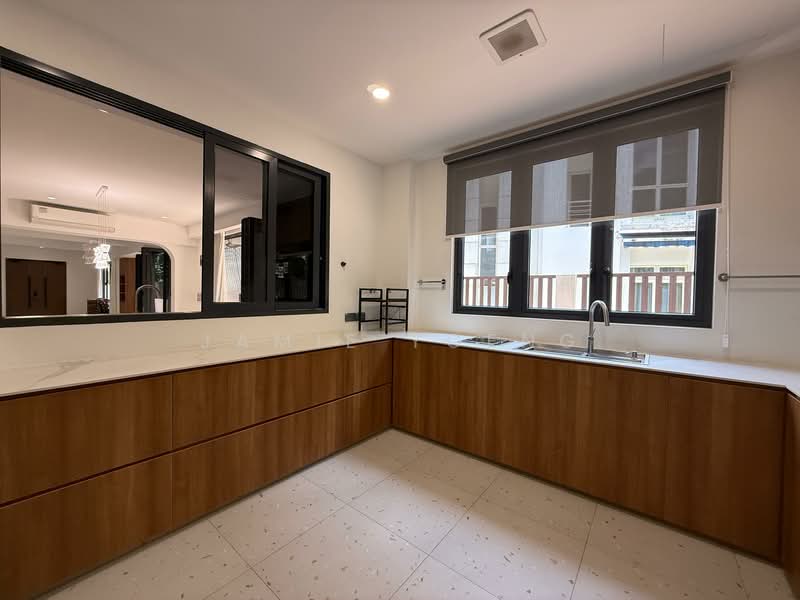 2-Storey Semi-Detached 6 Bedroom At Peakview Estate, Jalan Pari Dedap, Upper Changi Road, Jalan Pari Burong, 6 Bedrooms, 4,220 sqft, Semi-Detached House For Rent, by Jamie Yoeng, 500114234 - Kitchen - PropertyGuru.com.sg