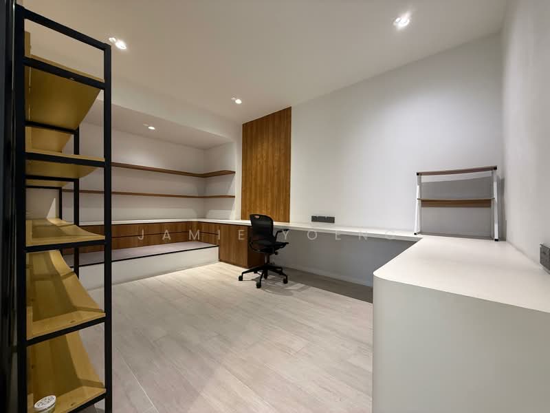 2-Storey Semi-Detached 6 Bedroom At Peakview Estate, Jalan Pari Dedap, Upper Changi Road, Jalan Pari Burong, 6 Bedrooms, 4,220 sqft, Semi-Detached House For Rent, by Jamie Yoeng, 500114234 - Study - PropertyGuru.com.sg