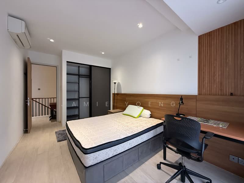 2-Storey Semi-Detached 6 Bedroom At Peakview Estate, Jalan Pari Dedap, Upper Changi Road, Jalan Pari Burong, 6 Bedrooms, 4,220 sqft, Semi-Detached House For Rent, by Jamie Yoeng, 500114234 - Bedroom - PropertyGuru.com.sg