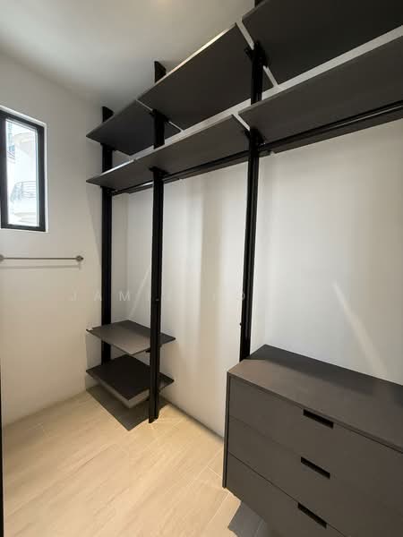 2-Storey Semi-Detached 6 Bedroom At Peakview Estate, Jalan Pari Dedap, Upper Changi Road, Jalan Pari Burong, 6 Bedrooms, 4,220 sqft, Semi-Detached House For Rent, by Jamie Yoeng, 500114234 - Interior - PropertyGuru.com.sg