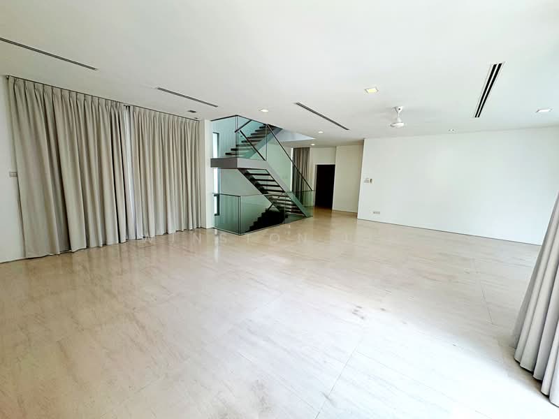 Dunearn Estate, Dunearn Road, 5 Bedrooms, 5,792 sqft, Detached House For Rent, by Winston Lim, 500114235 - Living Room - PropertyGuru.com.sg