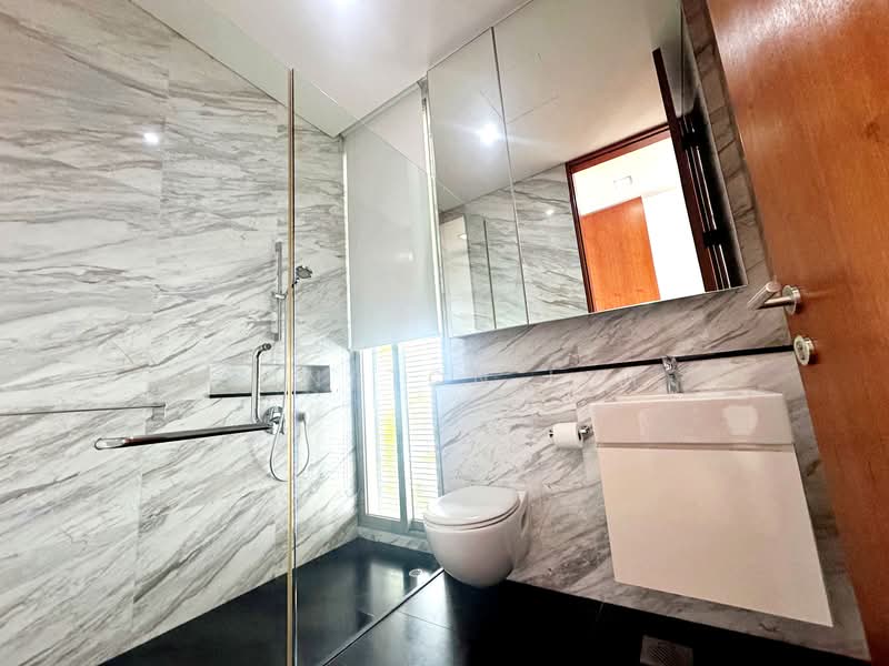 Dunearn Estate, Dunearn Road, 5 Bedrooms, 5,792 sqft, Detached House For Rent, by Winston Lim, 500114235 - Bathroom - PropertyGuru.com.sg