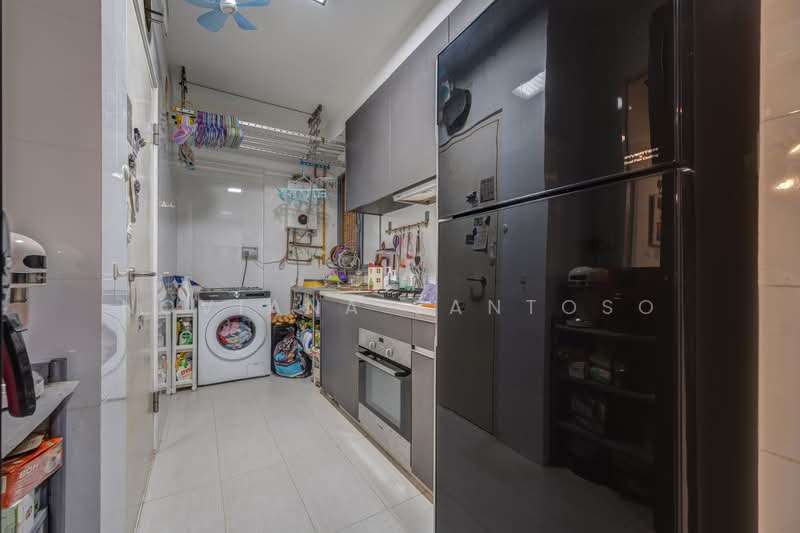 530C Pasir Ris Drive 1, 530C Pasir Ris Drive 1, 3 Bedrooms, 926 sqft, HDB Flat For Sale, by Noviana Santoso, 500114236 - Kitchen - PropertyGuru.com.sg
