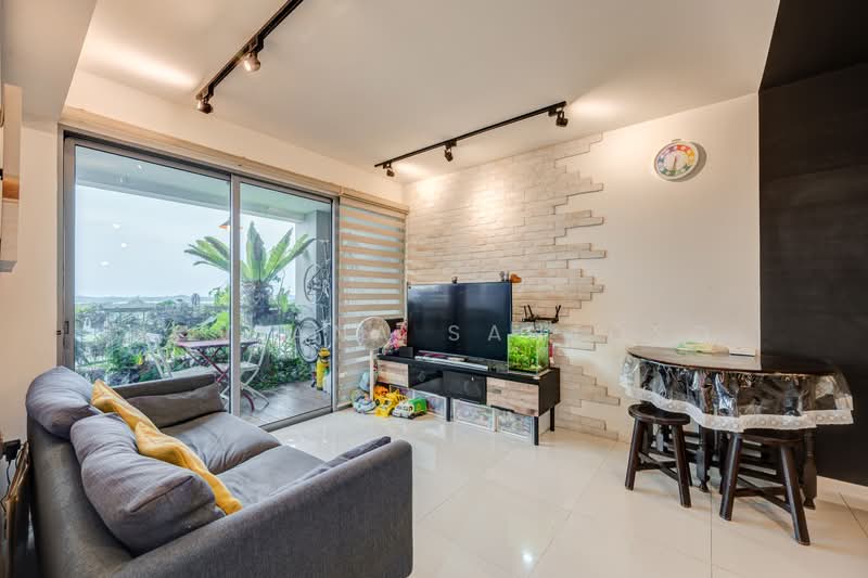 530C Pasir Ris Drive 1, 530C Pasir Ris Drive 1, 3 Bedrooms, 926 sqft, HDB Flat For Sale, by Noviana Santoso, 500114236 - Living Room - PropertyGuru.com.sg