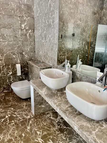 East Coast, 72 Woo Mon Chew Road, 3 Bedrooms, 2,350 sqft, Terraced House For Rent, by Tricia Teo Geok Teng, 500114243 - Bathroom - PropertyGuru.com.sg