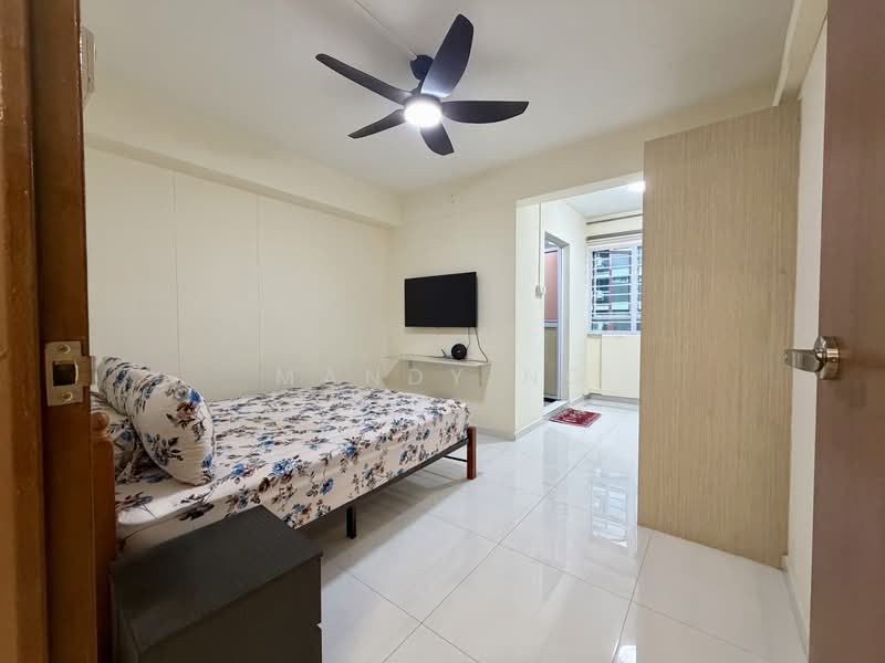 451 Hougang Avenue 10, 451 Hougang Avenue 10, 3 Bedrooms, 1,130 sqft, HDB Flat For Sale, by Mandy Ng, 500114256 - Bedroom - PropertyGuru.com.sg