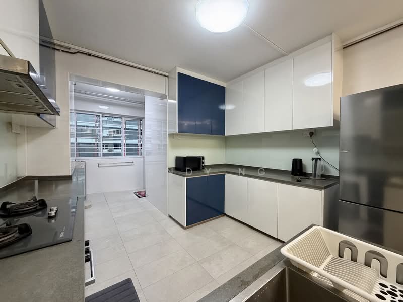 451 Hougang Avenue 10, 451 Hougang Avenue 10, 3 Bedrooms, 1,130 sqft, HDB Flat For Sale, by Mandy Ng, 500114256 - Kitchen - PropertyGuru.com.sg