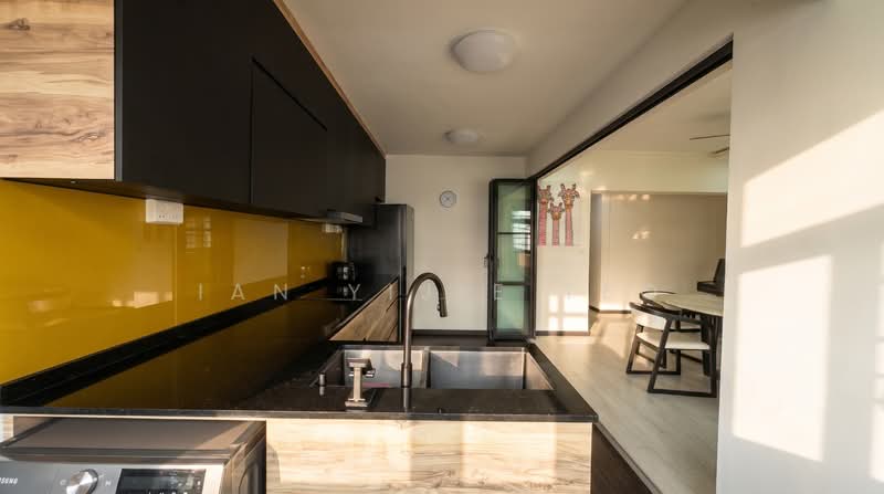 S.U.P.E.R C.H.E.A.P! 1km to Red Swastika, Spacious, Bedok 85!, Bedok North Rd, 3 Bedrooms, 1,259 sqft, HDB Flat For Sale, by Ian Yijie Teo, 500114269 - Kitchen - PropertyGuru.com.sg