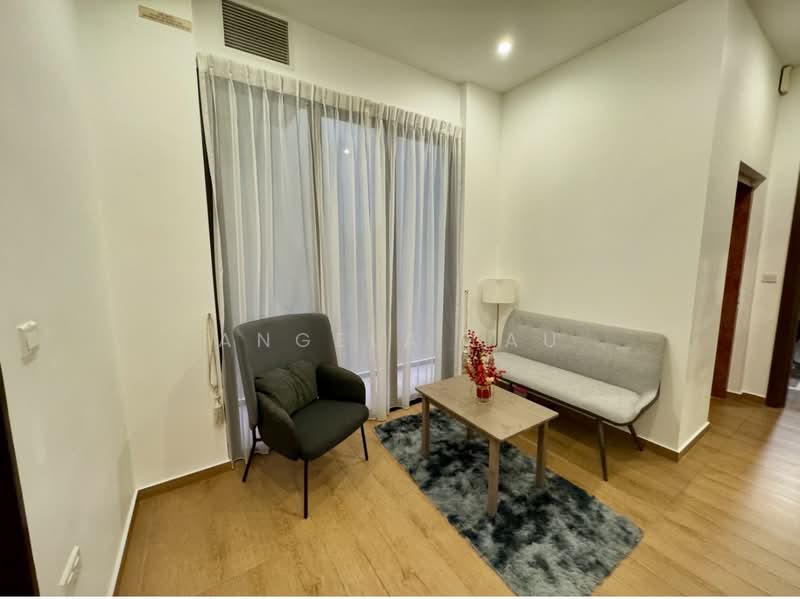 Eleven @ Holland, 11 Holland Link, 5 Bedrooms, 3,735 sqft, Cluster House For Sale, by Angela Lau, 500114278 - Living Room - PropertyGuru.com.sg