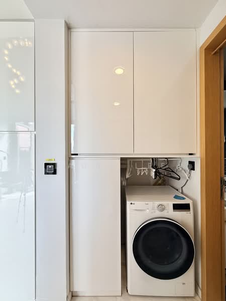 The Viridian, 6 Jalan Ampas, 1 Bedroom, 883 sqft, Condominium For Sale, by Laura Lee, 500114303 - Laundry area - PropertyGuru.com.sg