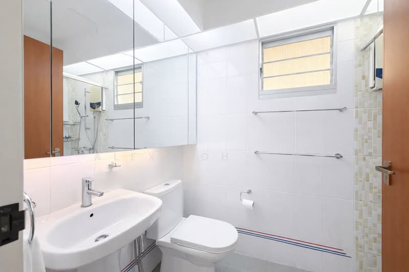 511B Yishun Street 51, 511B Yishun Street 51, 3 Bedrooms, 1,216 sqft, HDB Flat For Rent, by Alex Toh C W, 500114311 - Bathroom - PropertyGuru.com.sg