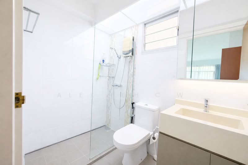 511B Yishun Street 51, 511B Yishun Street 51, 3 Bedrooms, 1,216 sqft, HDB Flat For Rent, by Alex Toh C W, 500114311 - Bathroom - PropertyGuru.com.sg
