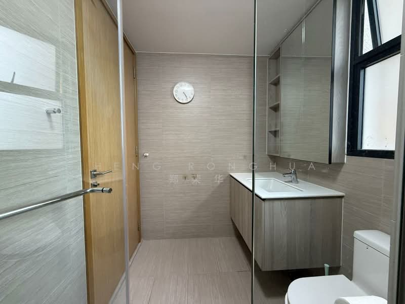 Westwood Residences EC, 188 Westwood Avenue, Room Rental, 150 sqft, Condominium For Rent, by Zheng Ronghua 郑荣华, 500114314 - Bathroom - PropertyGuru.com.sg