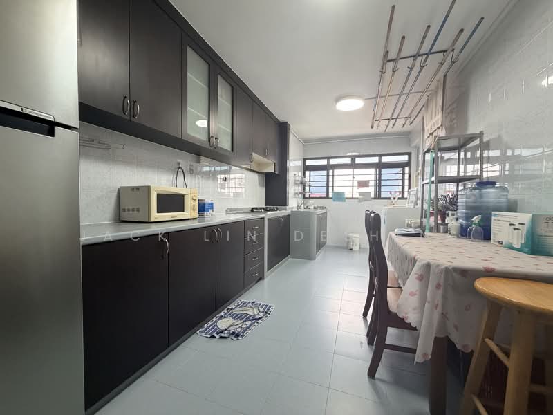 413 Hougang Avenue 10, 413 Hougang Avenue 10, 3 Bedrooms, 980 sqft, HDB Flat For Rent, by Jack Lin Desheng, 500114332 - Kitchen - PropertyGuru.com.sg