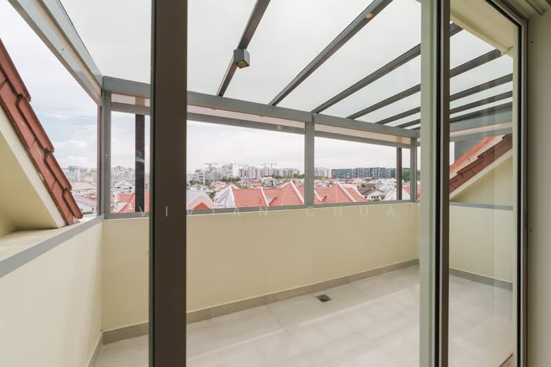 CHEAP Kew Estate Limau Bedok Near Mrt, Limau Rise, 6 Bedrooms, 4,000 sqft, Terraced House For Sale, by Vivian Chua, 500114342 - Balcony - PropertyGuru.com.sg