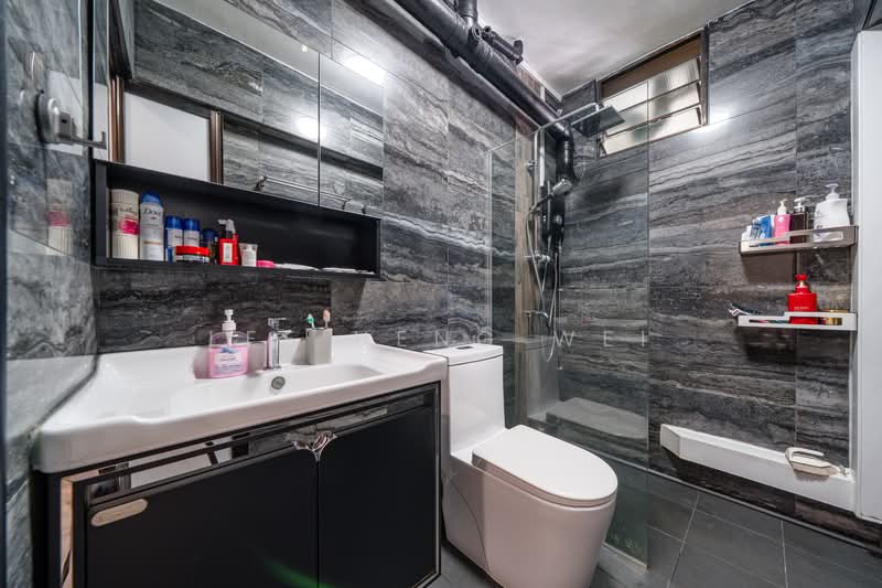 291B Bukit Batok Street 24, 291B Bukit Batok Street 24, 3 Bedrooms, 1,108 sqft, HDB Flat For Sale, by Lee Heng Wei, 500114349 - Bathroom - PropertyGuru.com.sg