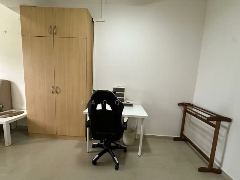 Queensway Tower, 1 Queensway, Room Rental, 200 sqft, Apartment For Rent, by Jacq Ng, 500114368 - Study - PropertyGuru.com.sg