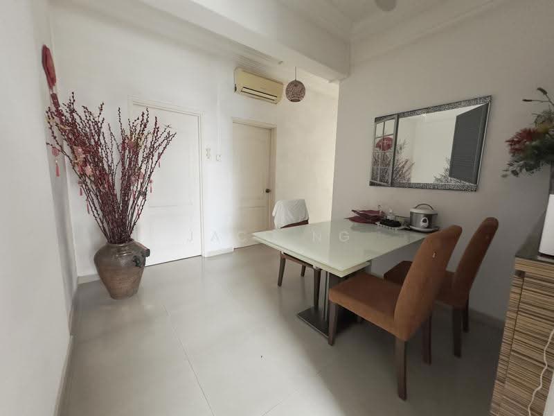 Queensway Tower, 1 Queensway, Alexandra / Commonwealth, Room Rental, 200 sqft, Apartment For Rent, by Jacq Ng, 500114368 - Dining Room - PropertyGuru.com.sg