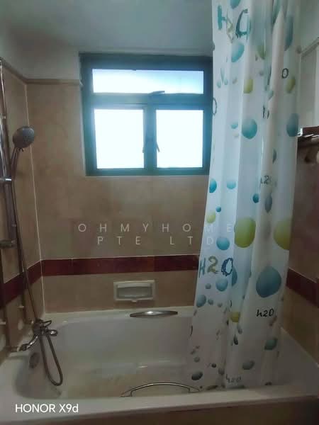 Changi Court, 706 Upper Changi Road East, 2 Bedrooms, 969 sqft, Condominium For Rent, by Regine Cher, 500114370 - Bathroom - PropertyGuru.com.sg