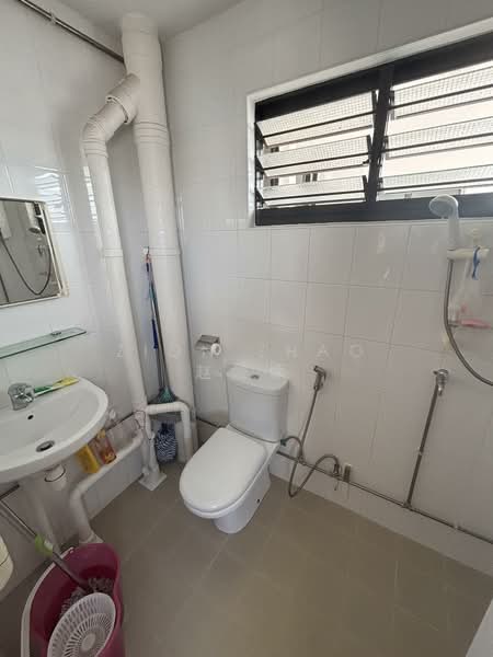 507 Hougang Avenue 8, 507 Hougang Avenue 8, Room Rental, 150 sqft, HDB Flat For Rent, by Zion Zhao 赵峻慷, 500114373 - Bathroom - PropertyGuru.com.sg