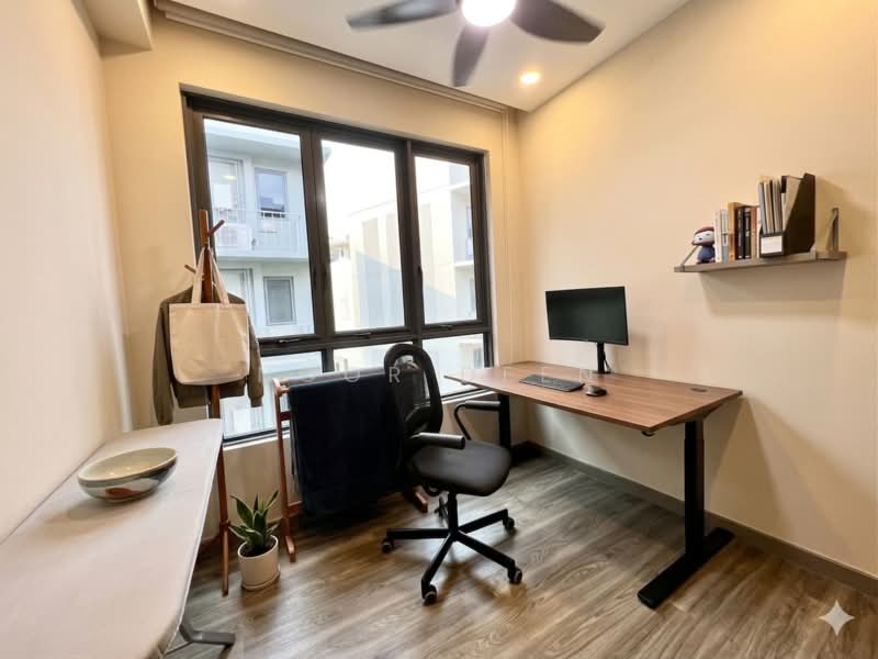 The Brownstone, 152 Canberra Drive, 3 Bedrooms, 947 sqft, Executive Condominium For Sale, by Noor Deen, 500114377 - Study - PropertyGuru.com.sg