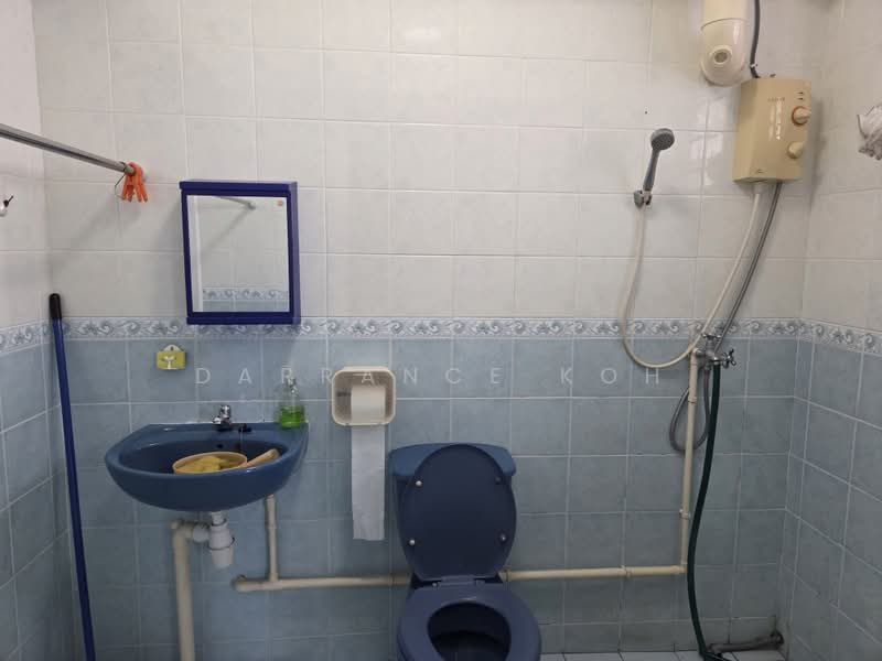 589D Montreal Drive, 589D Montreal Drive, Room Rental, 100 sqft, HDB Flat For Rent, by Darrance Koh, 500114380 - Bathroom - PropertyGuru.com.sg