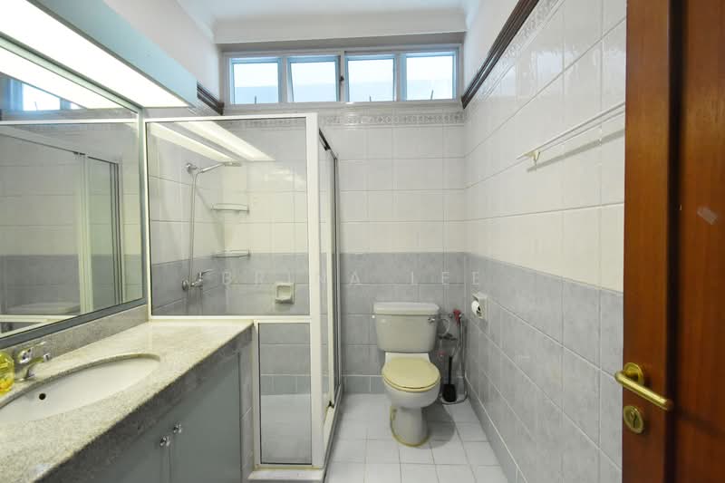 Detached at Mt Sinai Lane, , 5 Bedrooms, 4,965 sqft, Detached House For Rent, by Brina Lee, 500114381 - Bathroom - PropertyGuru.com.sg