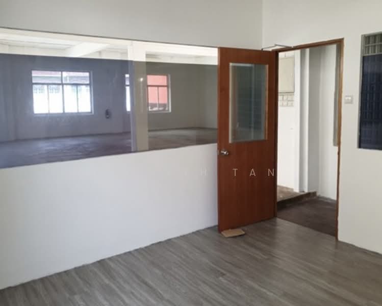 Spacious Commercial Unit for Rent along Geylang Road, , 2,000 sqft, Shop / Shophouse For Rent, by Kenneth Tan, 500114404 - Interior - CommercialGuru.com.sg