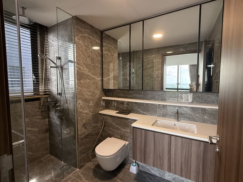 Lentor Modern, Lentor Central, 3 Bedrooms, 990 sqft, Condominium For Sale, by Joanne Tay, 500114409 - Master Bathroom - PropertyGuru.com.sg
