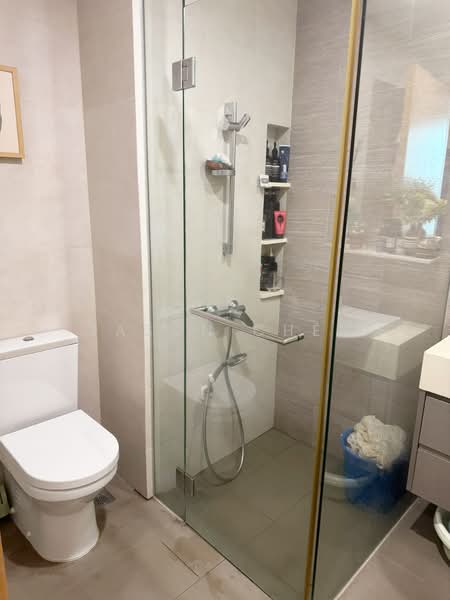 The Glades, 18 Bedok Rise, 2 Bedrooms, 688 sqft, Condominium For Sale, by Jason Chen, 500114416 - Bathroom - PropertyGuru.com.sg