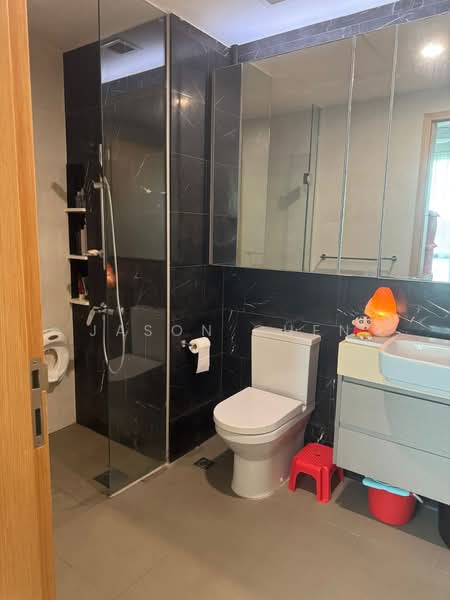 The Glades, 18 Bedok Rise, 2 Bedrooms, 688 sqft, Condominium For Sale, by Jason Chen, 500114416 - Bathroom - PropertyGuru.com.sg