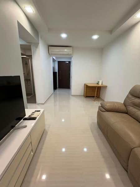 311A Clementi Avenue 4, 311A Clementi Avenue 4, 2 Bedrooms, 646 sqft, HDB Flat For Sale, by Claire C, 500114424 - Living Room - PropertyGuru.com.sg