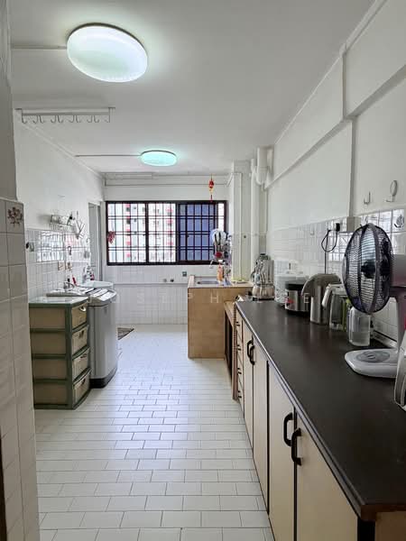 511 Hougang Avenue 10, 511 Hougang Avenue 10, 2 Bedrooms, 689 sqft, HDB Flat For Sale, by Joseph Lee, 500114446 - Kitchen - PropertyGuru.com.sg