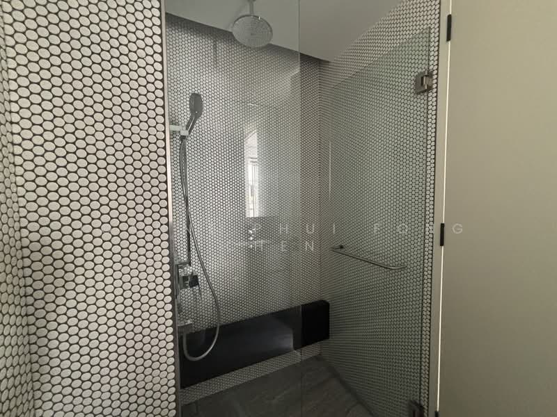 10 Evelyn, 10 Evelyn Road, 3 Bedrooms, 1,410 sqft, Condominium For Sale, by Joanne Phui Fong Chen, 500114455 - Bathroom - PropertyGuru.com.sg