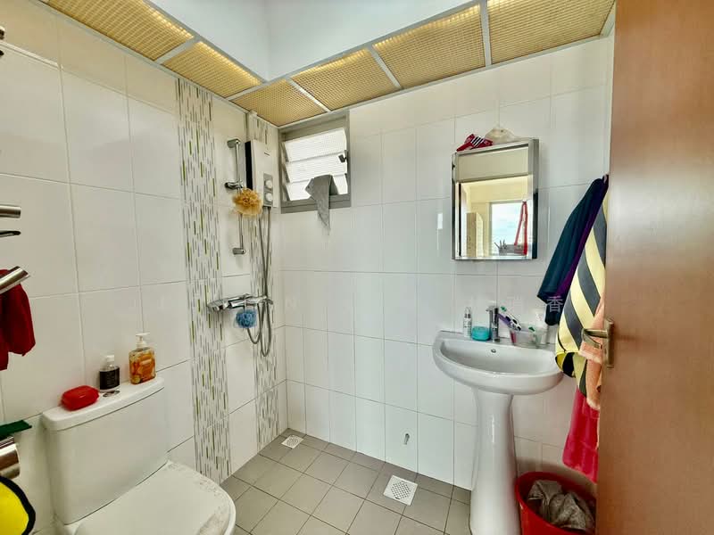 591A Ang Mo Kio Street 51, 591A Ang Mo Kio Street 51, 2 Bedrooms, 732 sqft, HDB Flat For Sale, by Jeslyn Lim 林瑞香, 500114458 - Bathroom - PropertyGuru.com.sg