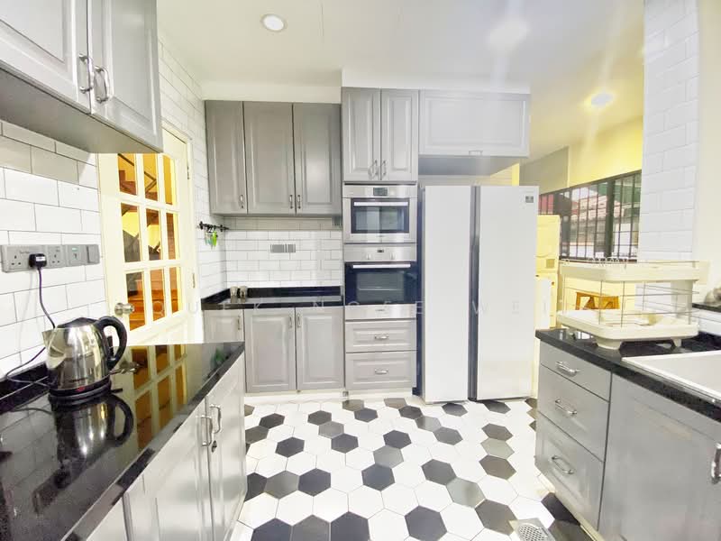 Landed at Jalan Lim Tai See, , 4 Bedrooms, 2,939 sqft, Terraced House For Rent, by Quek Ngee Wei, 500114466 - Kitchen - PropertyGuru.com.sg