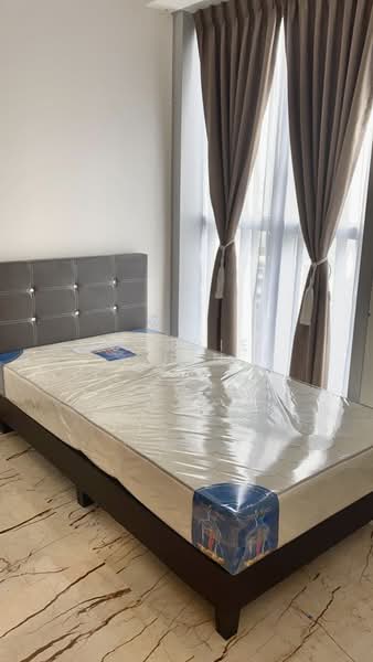 Queens Peak, 1 Dundee Road, 1 Bedroom, 441 sqft, Condominium For Sale, by Carrie Chin, 500114483 - Bedroom - PropertyGuru.com.sg