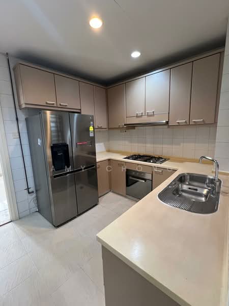Walk to Great World City Mrt, , 4 Bedrooms, 2,722 sqft, Condominium For Rent, by Amy Chong, 500114484 - Kitchen - PropertyGuru.com.sg