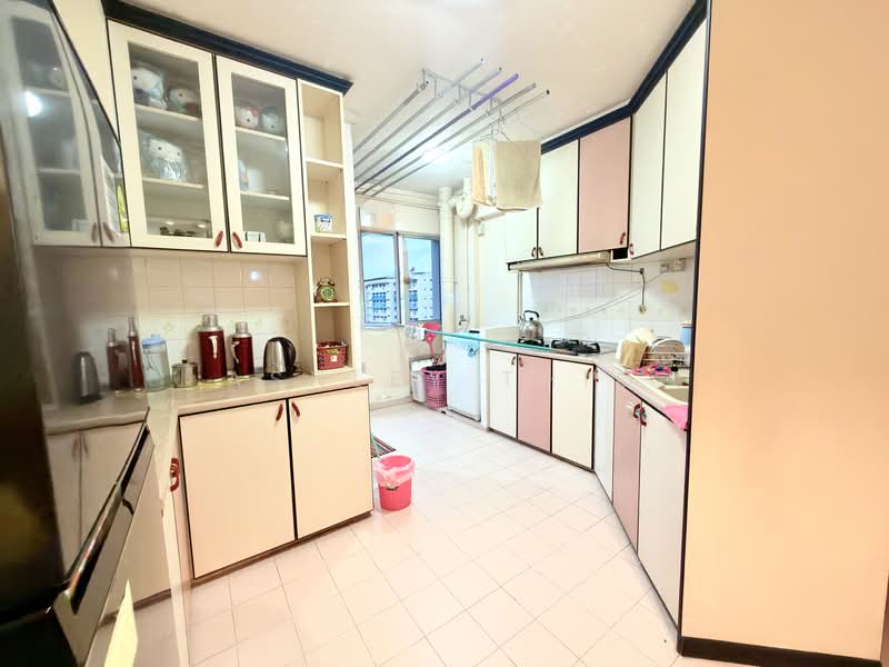 345 Tampines Street 33, 345 Tampines Street 33, 3 Bedrooms, 1,140 sqft, HDB Flat For Sale, by Ashley Thio, 500114495 - Kitchen - PropertyGuru.com.sg