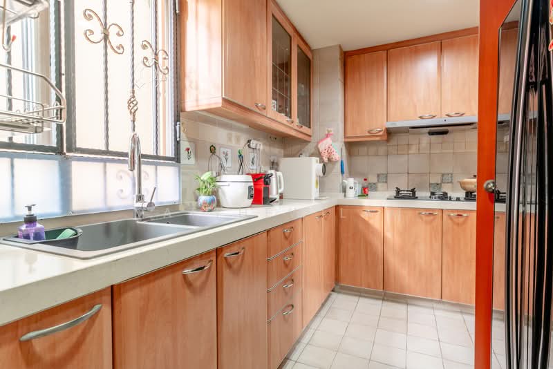 Seletar Springs Condominium, 100 Gerald Drive, 3 Bedrooms, 1,302 sqft, Condominium For Sale, by Matthew Lam, 500114510 - Kitchen - PropertyGuru.com.sg