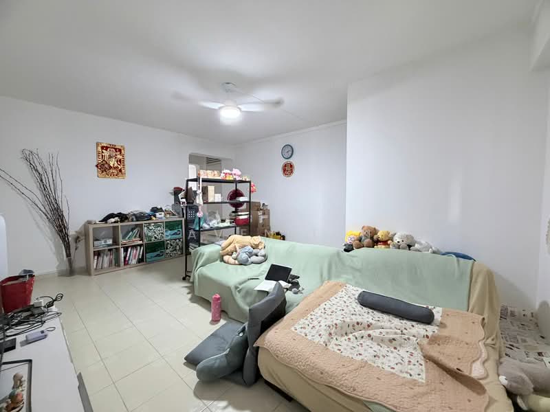 224 Jurong East Street 21, 224 Jurong East Street 21, 3 Bedrooms, 979 sqft, HDB Flat For Sale, by Baven Tan, 500114515 - Living Room - PropertyGuru.com.sg