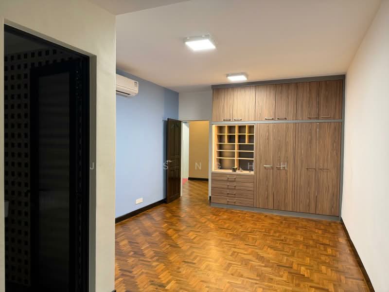 Comfort Garden, 1 Hong San Walk, 6 Bedrooms, 5,000 sqft, Semi-Detached House For Rent, by James Ng H H, 500114521 - Bedroom - PropertyGuru.com.sg