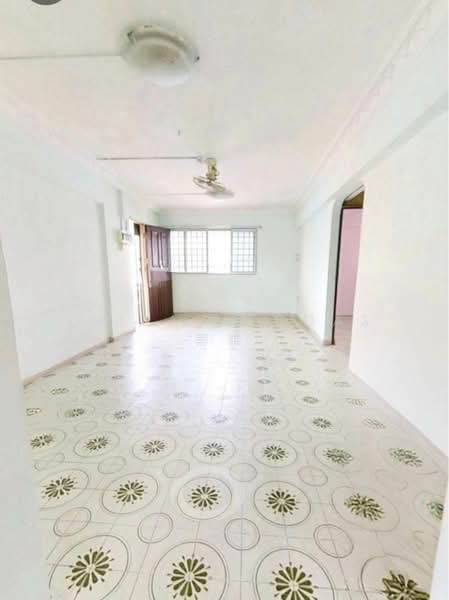 435 Ang Mo Kio Avenue 10, 435 Ang Mo Kio Avenue 10, 3 Bedrooms, 990 sqft, HDB Flat For Sale, by Thila Arudas 蒂雅, 500114526 - Living Room - PropertyGuru.com.sg