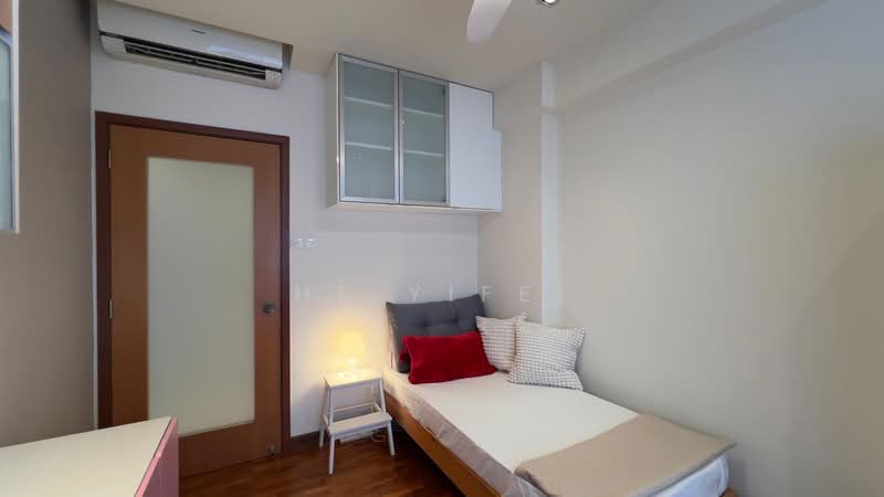 Blue Horizon, 21 West Coast Crescent, 3 Bedrooms, 1,152 sqft, Condominium For Rent, by He Yifei, 500114543 - Bedroom - PropertyGuru.com.sg