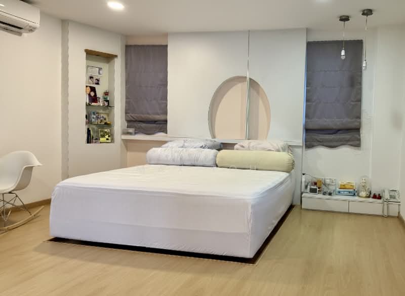 ⭐️⭐️LANDED7772 @ D26 BEST VALUE 3 STOREY CORNER TERRACE, NEAR SPRINGLEAF MRT, 4 Bedrooms, 3,300 sqft, Corner Terrace For Sale, by Max Toh, 500114545 - Bedroom - PropertyGuru.com.sg