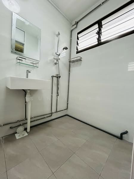 429 Pasir Ris Drive 6, 429 Pasir Ris Drive 6, 3 Bedrooms, 1,119 sqft, HDB Flat For Sale, by Sunny Ang, 500114571 - Bathroom - PropertyGuru.com.sg